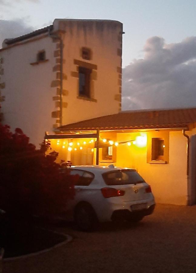 Pigeonnier Hotel Vic-le-Comte Exterior photo